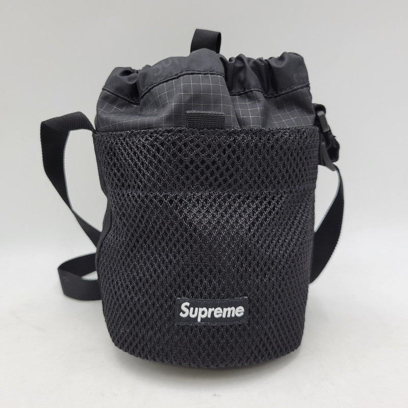 【中古品】【メンズ/レディース】 SUPREME シュプリーム 23AW SMALL CINCH POUCH スモール シンチ ポーチ カバン 鞄 188-260924-cs-12-izu カラー：ブラック 万代Net店