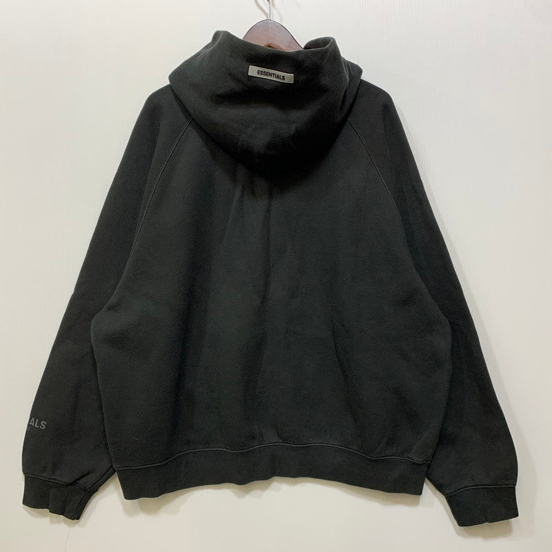 【中古品】【メンズ】 FEAR OF GOD ESSENTIALS フィア オブ ゴッド エッセンシャルズ LOGO PULLOVER HOODIE ロゴ プルオーバー パーカー トップス 142-260925-ay-07-izu サイズ：L カラー：ブラック 万代Net店