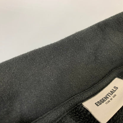 【中古品】【メンズ】 FEAR OF GOD ESSENTIALS フィア オブ ゴッド エッセンシャルズ HALF ZIP LOGO SWEATSHIRT ハーフジップ ロゴ スウェット トップス 142-260925-ay-08-izu サイズ：XL カラー：ブラック 万代Net店