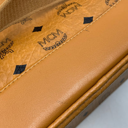【現状渡し品】【レディース】 MCM エム・シー・エム MMK6SVE38CO001 スターク サイドスタッズ ヴィセトス バッグパック リュック 鞄 カバン 180-260925-ay-14-izu カラー：ブラウン 万代Net店