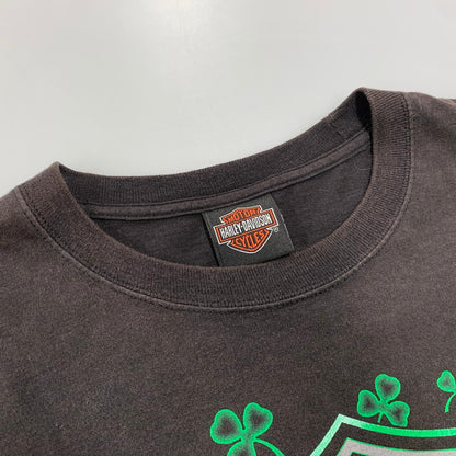 【中古品】【メンズ】 HARLEY-DAVIDSON ハーレーダビッドソン c2012 GREEN FLAME CLOVER LS TEE グリーン フレーム クローバー ロングスリーブ Ｔシャツ トップス 長袖 146-260923-cs-01-izu サイズ：不明 カラー：ブラック 万代Net店