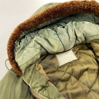 【現状渡し品】【メンズ】 U.S.AIR FORCE ユーエスエアーフォース CONMAR ZIP コンマージップ 40-50S PARKA B-9 TYPE パーカー タイプ アウター 146-260924-cs-01-izu サイズ：不明 カラー：カーキ 万代Net店