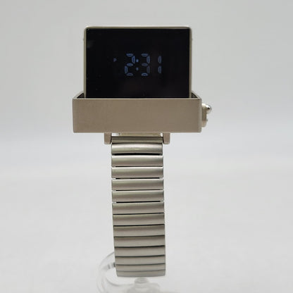 【中古品】【メンズ/レディース】 ULTRASEVEN 50TH VIDEO SEAVER DIGITAL WATCH ウルトラセブン55周年 ビデオシーバー デジタルウォッチ 腕時計 197-260927-yn-04-izu カラー：シルバー 万代Net店
