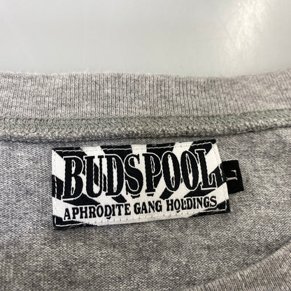 【中古品】【メンズ】 BUDSPOOL バッズプール 舐達磨 LS TEE ロングスリーブ Tシャツ トップス 長袖 142-260928-cs-09-izu サイズ：L カラー：グレー 万代Net店