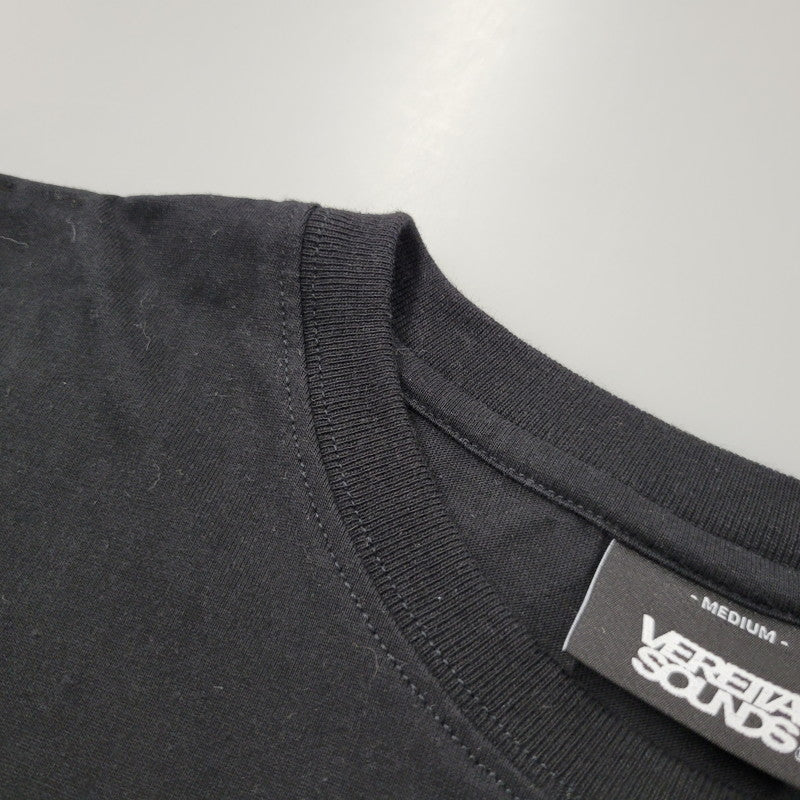 【中古品】【メンズ】 VERETTA SOUNDS FUJI ROCK 2026 IO TEE 半袖Tシャツ 147-260929-as-14-izu サイズ：M カラー：ブラック 万代Net店