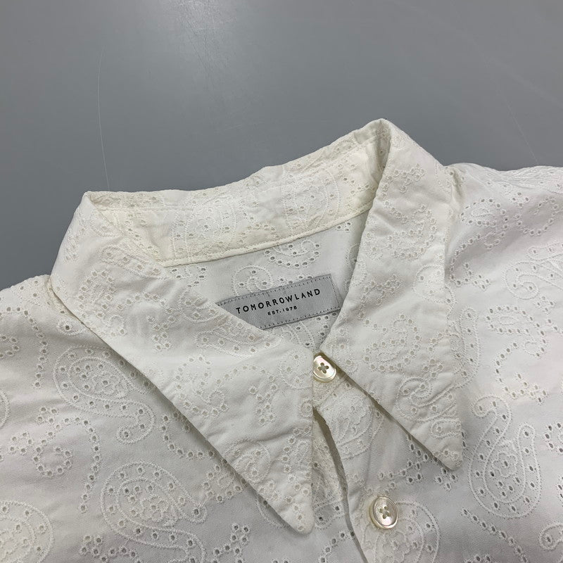 【中古品】【メンズ】 TOMORROWLAND トゥモローランド 63-01-31-01501 COTTON BROADCLOTH EMBROIDERED REGULAR COLLAR SHIRT コットン ブロードクロス エンブロイダード レギュラー カラー シャツ 147-260930-cs-06-izu サイズ：M カラー：ホワイト 万代Net店