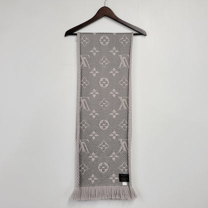 【中古品】【メンズ/レディース】 LOUIS VUITTON ルイ・ヴィトン LOGOMANIA SCARF MONOGRAM M74742 ロゴマニア スカーフ マフラー 179-260927-as-19-izu カラー：グレー系 万代Net店