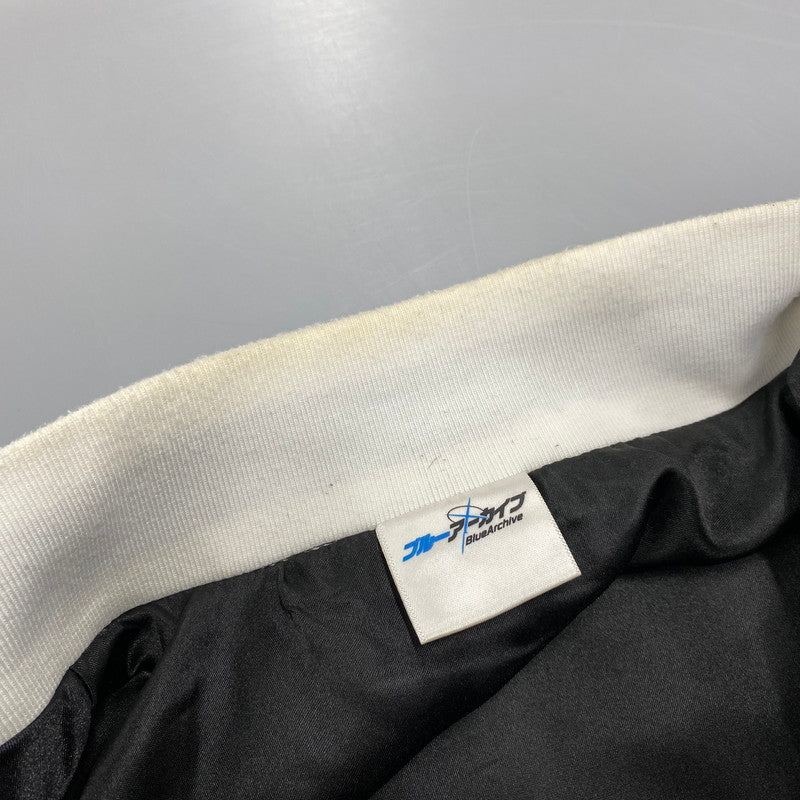 【中古品】【メンズ】 BLUE ARCHIVE ブルーアーカイブ 美甘ネル スカジャン ジャケット アウター 147-261001-kh-12-izu カラー：ブラック×ホワイト 万代Net店