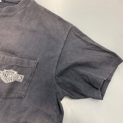 【現状渡し品】【メンズ】 HARLEY-DAVIDSON ハーレーダビッドソン CENTRAL TEXAS AUSTIN POCKET SS TEE セントラル テキサス オースティン ポケット ショートスリーブ Tシャツ 146-261022-yn-03-izu サイズ：XL カラー：グレー 万代Net店