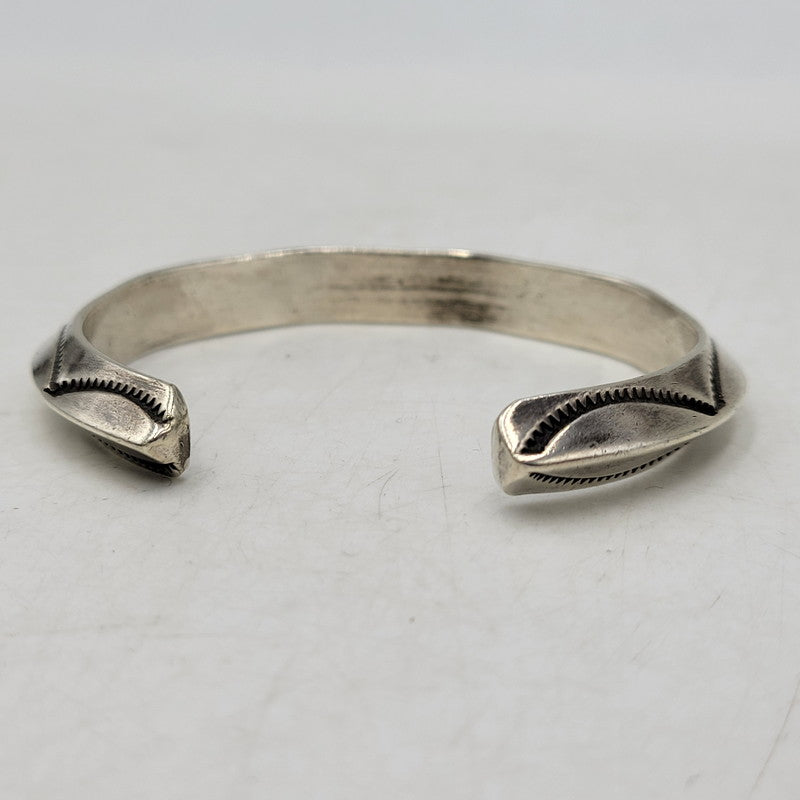 【中古品】【メンズ/レディース】 STERLING TAHE スターリングタホ STAMP WORK BANGLE スタンプ ワーク バングル アクセサリー 191-261007-kh-03-izu カラー：シルバー 万代Net店