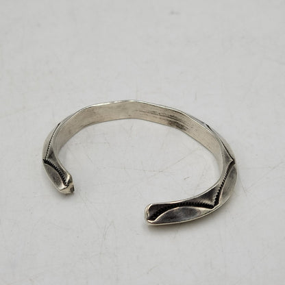 【中古品】【メンズ/レディース】 STERLING TAHE スターリングタホ STAMP WORK BANGLE スタンプ ワーク バングル アクセサリー 191-261007-kh-03-izu カラー：シルバー 万代Net店
