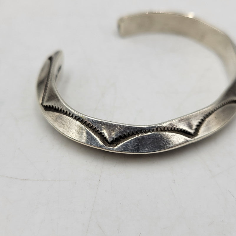 【中古品】【メンズ/レディース】 STERLING TAHE スターリングタホ STAMP WORK BANGLE スタンプ ワーク バングル アクセサリー 191-261007-kh-03-izu カラー：シルバー 万代Net店