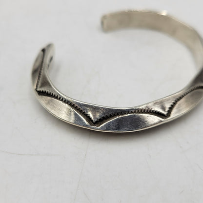 【中古品】【メンズ/レディース】 STERLING TAHE スターリングタホ STAMP WORK BANGLE スタンプ ワーク バングル アクセサリー 191-261007-kh-03-izu カラー：シルバー 万代Net店