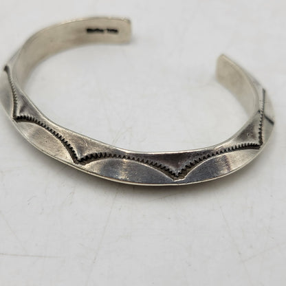 【中古品】【メンズ/レディース】 STERLING TAHE スターリングタホ STAMP WORK BANGLE スタンプ ワーク バングル アクセサリー 191-261007-kh-03-izu カラー：シルバー 万代Net店