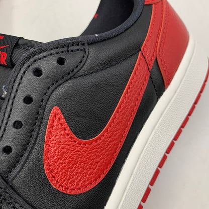 【中古美品】【メンズ】 NIKE ナイキ AIR JORDAN 1 RETRO LOW OG "BANNED" IW6276-001 エアジョーダン1 レトロ ロー OG スニーカー シューズ 靴 160-261001-ay-01-izu サイズ：27cm カラー：BLACK/BLACK-VARSITY RED 万代Net店