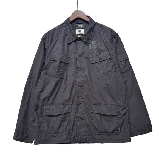 【中古品】【メンズ】 STUSSY ステューシー×READY AND FORWARD レディーアンドフォワード 金タグ MILITARY SAMPLING JACKET ミリタリー サンプリング ジャケット アウター 142-261005-cs-03-izu サイズ：M カラー：ブラック 万代Net店