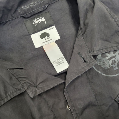 【中古品】【メンズ】 STUSSY ステューシー×READY AND FORWARD レディーアンドフォワード 金タグ MILITARY SAMPLING JACKET ミリタリー サンプリング ジャケット アウター 142-261005-cs-03-izu サイズ：M カラー：ブラック 万代Net店