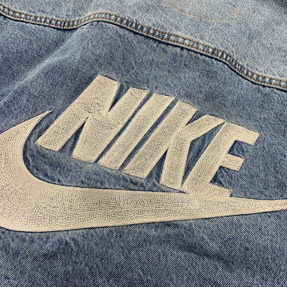 【中古品】【メンズ】 Levi's リーバイス × NIKE ナイキ DENIM TRUCKER JACKET 002TM-0000 デニムトラッカージャケット 142-261003-as-06-izu サイズ：L カラー：ライトインディゴ 万代Net店