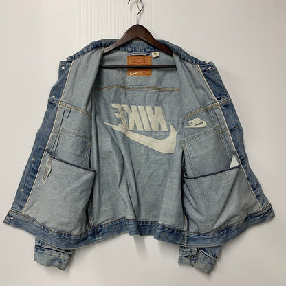 【中古品】【メンズ】 Levi's リーバイス × NIKE ナイキ DENIM TRUCKER JACKET 002TM-0000 デニムトラッカージャケット 142-261003-as-06-izu サイズ：L カラー：ライトインディゴ 万代Net店