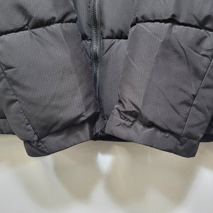 【中古美品】【メンズ】 RVCA ルーカ BF042760 BACK PRINT PUFFER JKT バック プリント パファー ジャケット アウター 142-261005-cs-09-izu サイズ：L カラー：ブラック 万代Net店