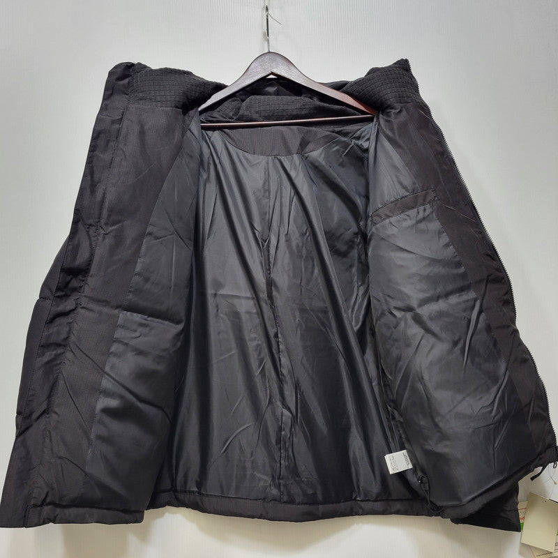 【中古美品】【メンズ】 RVCA ルーカ BF042760 BACK PRINT PUFFER JKT バック プリント パファー ジャケット アウター 142-261005-cs-09-izu サイズ：L カラー：ブラック 万代Net店