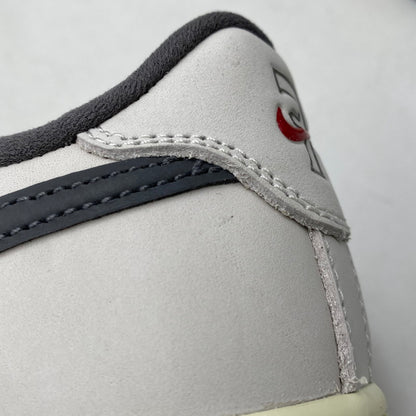 【中古美品】【メンズ/レディース】 NIKE SB ナイキエスビー×YUTO HORIGOME ユウト ホリゴメ IO8439-100 AIR FORCE エア フォース 1 LOW ロウ スニーカー シューズ 靴 160-261006-ya-19-izu サイズ：25.5cm カラー：WHITE/IRON GREY-WHITE 万代Net店