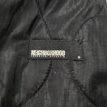 【中古品】【メンズ】 NEIGHBORHOOD ネイバーフッド REVERSIBLE リバーシブル QUILTING JACKET キルティング ジャケットアウター トップス 142-261007-sm-05-izu サイズ：M カラー：ブラック/グレー/ホワイト 万代Net店