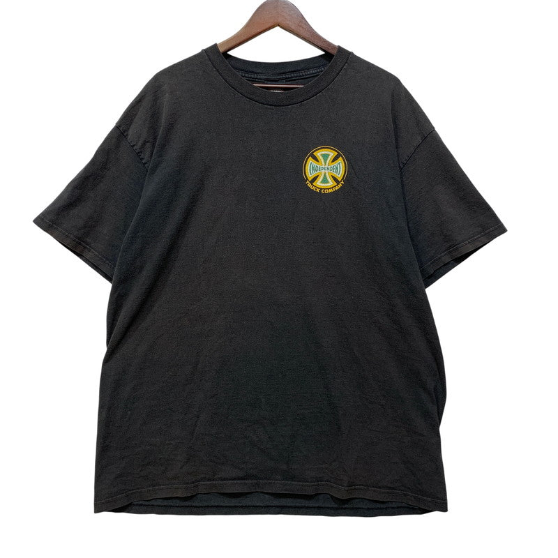 【中古品】【メンズ】 INDEPENDENT インディペンデント IRON CROSS LOGO TEE アイアンクロス ロゴ Tシャツ 半袖 トップス 142-261008-as-03-izu サイズ：XL カラー：ブラック 万代Net店
