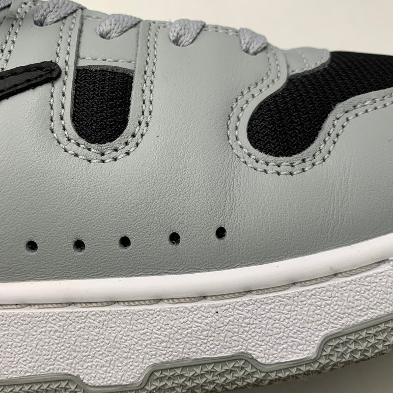 【中古品】【メンズ】 NIKE ナイキ × TRAVIS SCOTT トラヴィス スコット HF4198-001 ATTACK アタック スニーカー 靴 160-261008-kh-01-izu サイズ：33 カラー：LIGHT SMOKE GREY/BLACK-WHITE 万代Net店