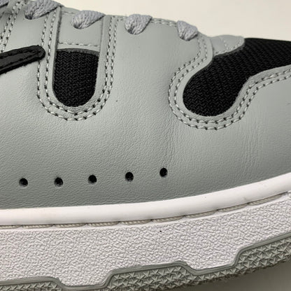 【中古品】【メンズ】 NIKE ナイキ × TRAVIS SCOTT トラヴィス スコット HF4198-001 ATTACK アタック スニーカー 靴 160-261008-kh-01-izu サイズ：33 カラー：LIGHT SMOKE GREY/BLACK-WHITE 万代Net店