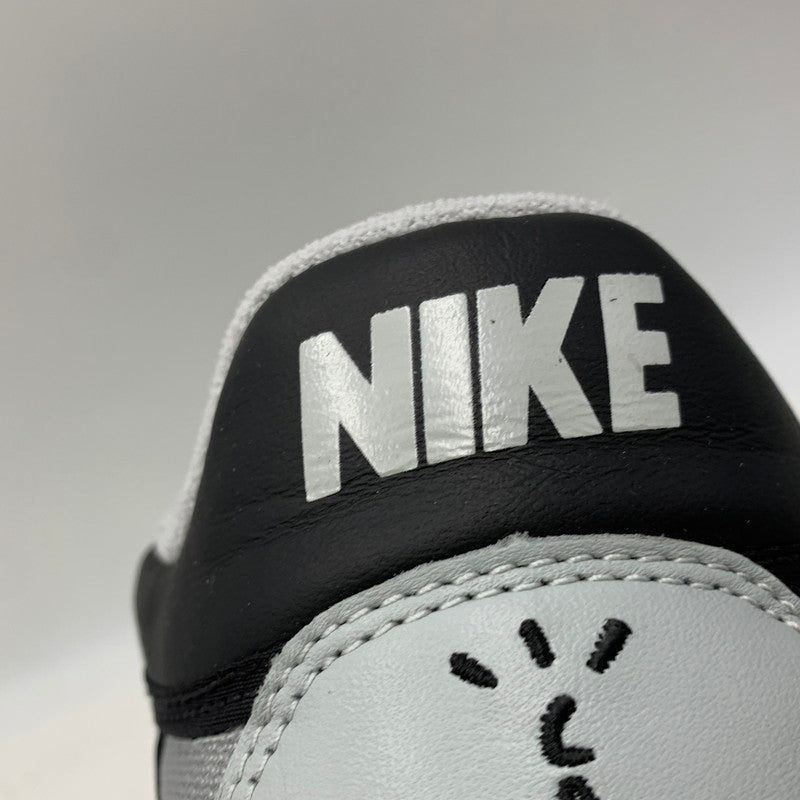 【中古品】【メンズ】 NIKE ナイキ × TRAVIS SCOTT トラヴィス スコット HF4198-001 ATTACK アタック スニーカー 靴 160-261008-kh-01-izu サイズ：33 カラー：LIGHT SMOKE GREY/BLACK-WHITE 万代Net店