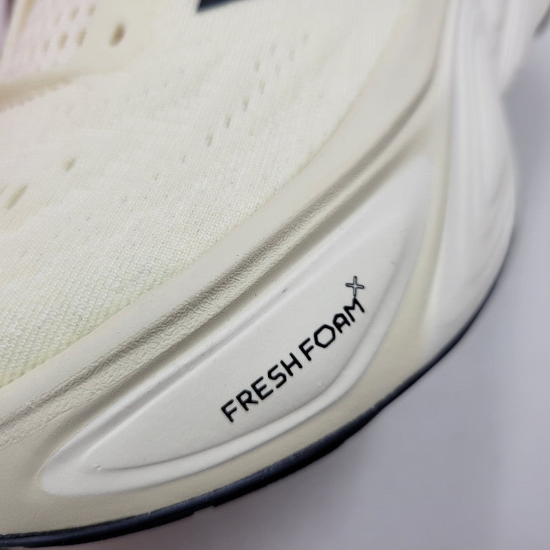【中古美品】【メンズ/レディース】 NEW BALANCE ニューバランス MMORCF5 Fresh Foam X More v5 スニーカー シューズ 靴 162-261015-ay-01-izu サイズ：25.5cm カラー：CREAM/OR 万代Net店