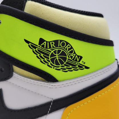 【中古美品】【メンズ】 NIKE ナイキ AIR JORDAN 1 RETRO HIGH OG 555088-118 エア ジョーダン 1 レトロ ハイ OG スニーカー 靴 160-261011-as-04-izu サイズ：27cm カラー：WHITE/BLACK-VOLT 万代Net店