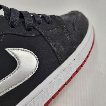 【中古品】【メンズ】 NIKE ナイキ AIR JORDAN 1 MID 554724-057 エア ジョーダン 1 ミッド スニーカー 靴 160-261010-as-15-izu サイズ：27cm カラー：BLACK/GYM RED-METALIC SILVER 万代Net店