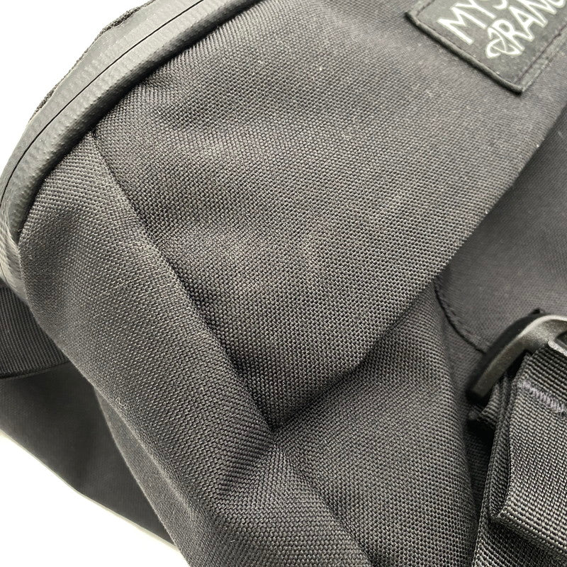 【中古品】【メンズ/レディース】 MYSTERY RANCH ミステリーランチ 299644 IN AND OUT SHOULDER BAG イン アンド アウト ショルダーバッグ カバン 188-261018-ms-25-izu カラー：ブラック 万代Net店