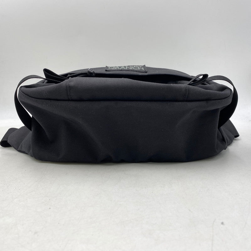 【中古品】【メンズ/レディース】 MYSTERY RANCH ミステリーランチ 299644 IN AND OUT SHOULDER BAG イン アンド アウト ショルダーバッグ カバン 188-261018-ms-25-izu カラー：ブラック 万代Net店