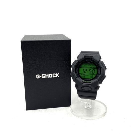 【中古品】【メンズ/レディース】 G-SHOCK ジーショック GD-010BEG DIGITAL WATCH デジタル ウォッチ 腕時計 時計 196-261017-cs-16-izu サイズ：54.9 × 51.9 × 16.1 mm カラー：ブラック×グリーン 万代Net店