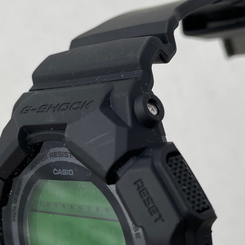 【中古品】【メンズ/レディース】 G-SHOCK ジーショック GD-010BEG DIGITAL WATCH デジタル ウォッチ 腕時計 時計 196-261017-cs-16-izu サイズ：54.9 × 51.9 × 16.1 mm カラー：ブラック×グリーン 万代Net店