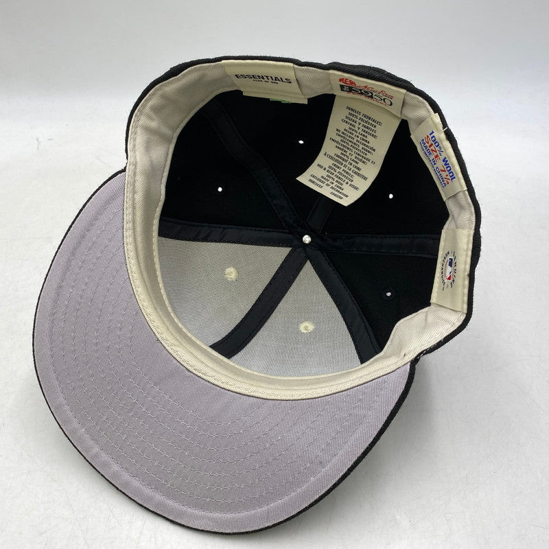 【中古品】【メンズ/レディース】 NEW ERA ニューエラ×ESSENTIALS エッセンシャルズ 59FIFTY LOGO CAP ロゴ キャップ 帽子 185-261017-cs-18-izu サイズ：7 1/4 カラー：ブラック×クリーム 万代Net店
