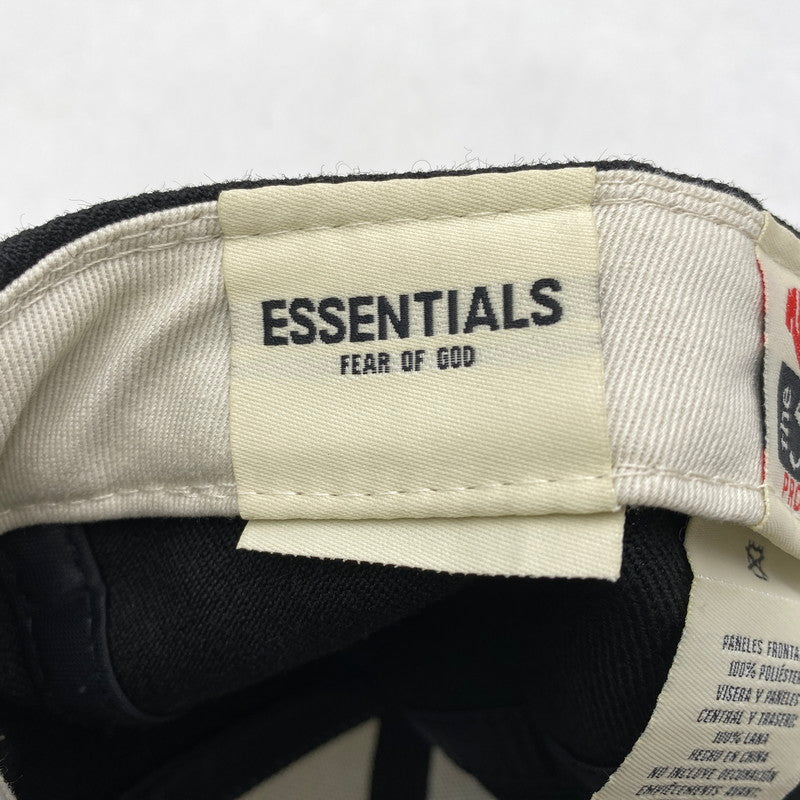 【中古品】【メンズ/レディース】 NEW ERA ニューエラ×ESSENTIALS エッセンシャルズ 59FIFTY LOGO CAP ロゴ キャップ 帽子 185-261017-cs-18-izu サイズ：7 1/4 カラー：ブラック×クリーム 万代Net店