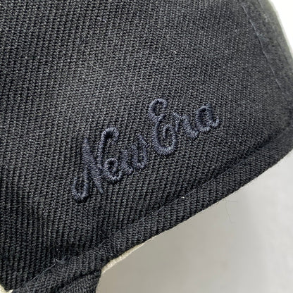【中古品】【メンズ/レディース】 NEW ERA ニューエラ×ESSENTIALS エッセンシャルズ 59FIFTY LOGO CAP ロゴ キャップ 帽子 185-261017-cs-18-izu サイズ：7 1/4 カラー：ブラック×クリーム 万代Net店