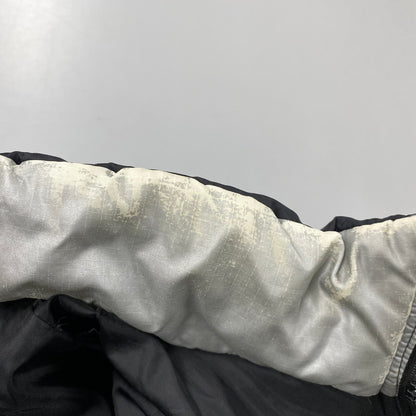 【現状渡し品】【メンズ】 HELLY HANSEN ヘリーハンセン ZN19810S LOGO DOWN JACKET ロゴ ダウン ジャケット アウター トップス 144-261024-ms-10-izu サイズ：M カラー：シルバーブラック 万代Net店