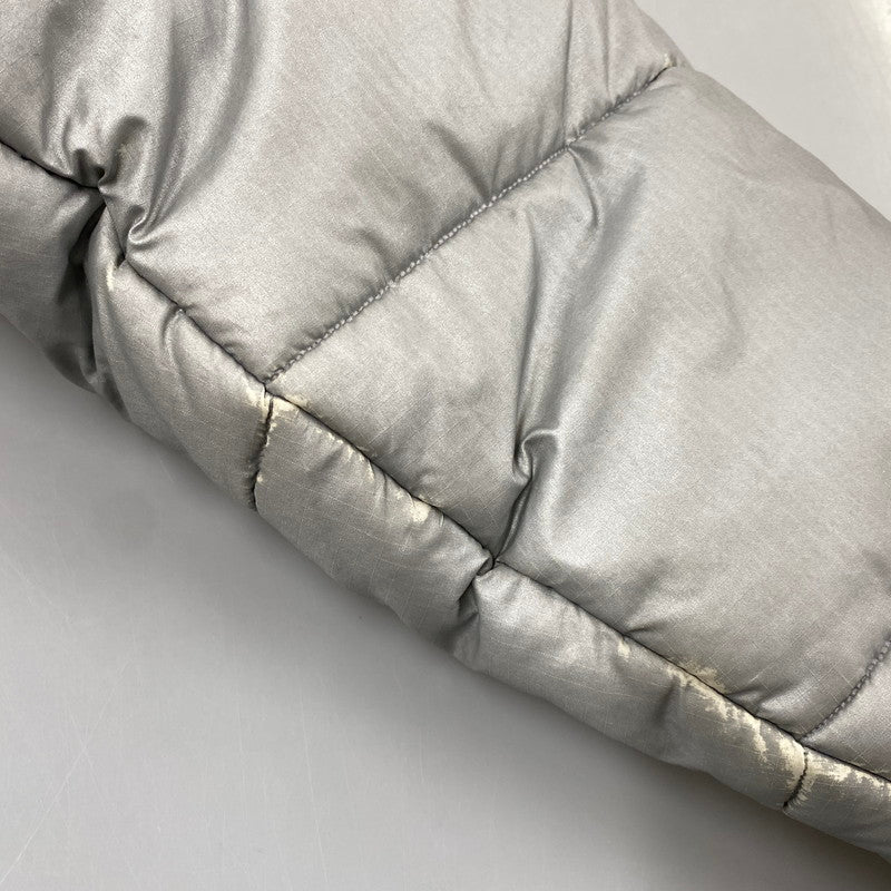 【現状渡し品】【メンズ】 HELLY HANSEN ヘリーハンセン ZN19810S LOGO DOWN JACKET ロゴ ダウン ジャケット アウター トップス 144-261024-ms-10-izu サイズ：M カラー：シルバーブラック 万代Net店