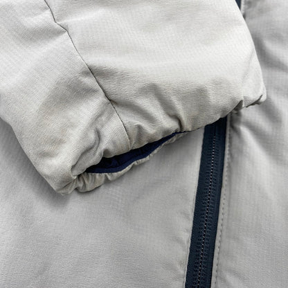 【中古品】【メンズ】 THE NORTH FACE ザ・ノースフェイス NY82080 REVERSIBLE ANYTIME INSULATED HOODIE リバーシブル インサレーテッド フーディ ジャケット アウター 144-261018-kh-01-izu サイズ：M カラー：グレー×ネイビー 万代Net店