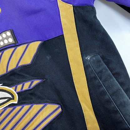 【現状渡し品】【メンズ】 NFL エヌエフエル BALTIMORE RAVENS 2-TIME SUPER BPWL CHAMPIONS JACKET チャンピオンズ ジャケット アウター 146-261015-cs-08-izu サイズ：XXL カラー：パープル 万代Net店