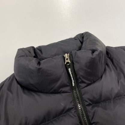 【中古品】【メンズ】 THISISNEVERTHAT ディスイズネバーザット LOGO DOWN JACKET ロゴ ダウン ジャケット アウター 140-261015-cs-05-izu サイズ：L カラー：ブラック 万代Net店