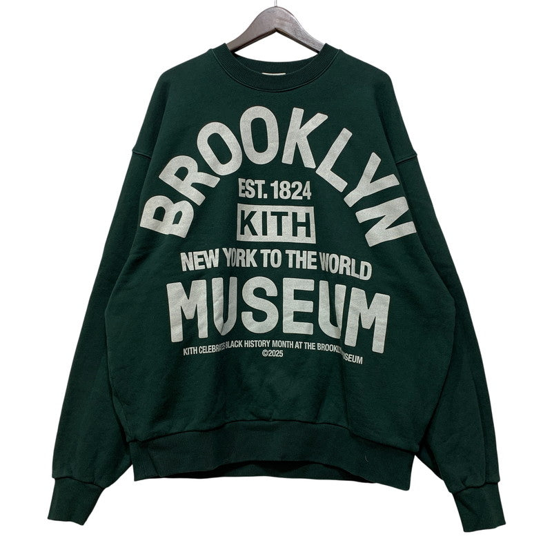 【中古品】【メンズ】 KITH キス × BROOKLYN MUSEUM ブルックリンミュージアム COLLEGE NELSON CREWNECK カレッジ ネルソン クルーネック スウェット シャツ トップス 長袖 142-261017-sm-12-izu サイズ：下記参照 カラー：グリーン 万代Net店