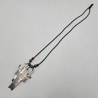 【中古品】【メンズ/レディース】 CIPPY CRAZY HORSE シッピークレイジーホース STERLING TRIPLE CROSS NECKLACE スターリング トリプル クロス ネックレス アクセサリー 191-261019-yn-05-izu カラー：シルバー×ブラック 万代Net店