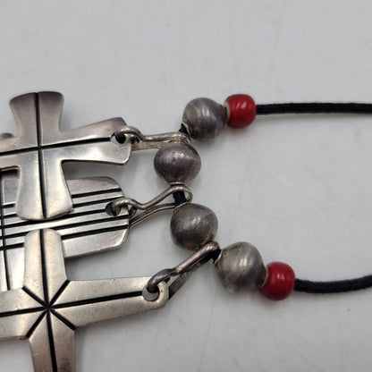 【中古品】【メンズ/レディース】 CIPPY CRAZY HORSE シッピークレイジーホース STERLING TRIPLE CROSS NECKLACE スターリング トリプル クロス ネックレス アクセサリー 191-261019-yn-05-izu カラー：シルバー×ブラック 万代Net店