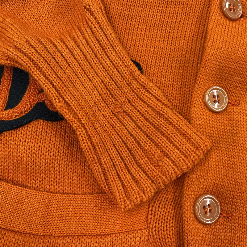 【現状渡し品】【メンズ】 VENUS KNITTING MILLS ヴィーナス ニッティング ミルズ WOOL LETTERED CARDIGAN ウール レタード カーディガン トップス 長袖 146-261024-ms-06-izu サイズ：40 カラー：オレンジ 万代Net店